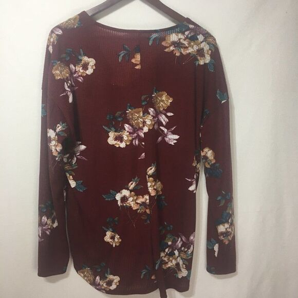 All In Favor V-Neck Floral Print Thermal Top - Picture 7 of 9